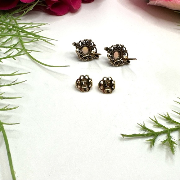 VINTAGE⚜️Rare 14K Gold Opal Lace Stud Earrings - Picture 8 of 13